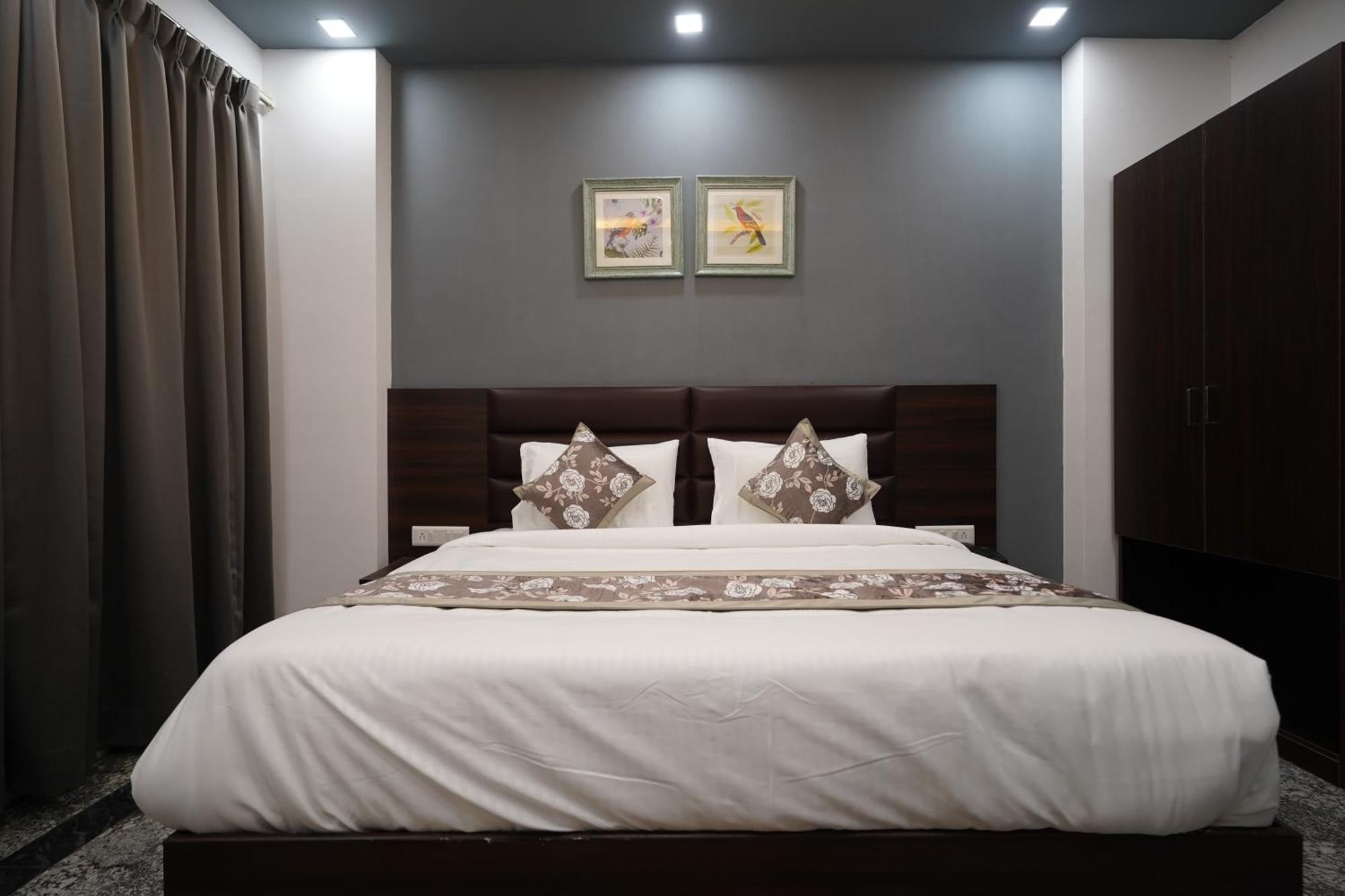 Posh Garden Inn Artemis Hospital Road Gurgaon Exterior photo