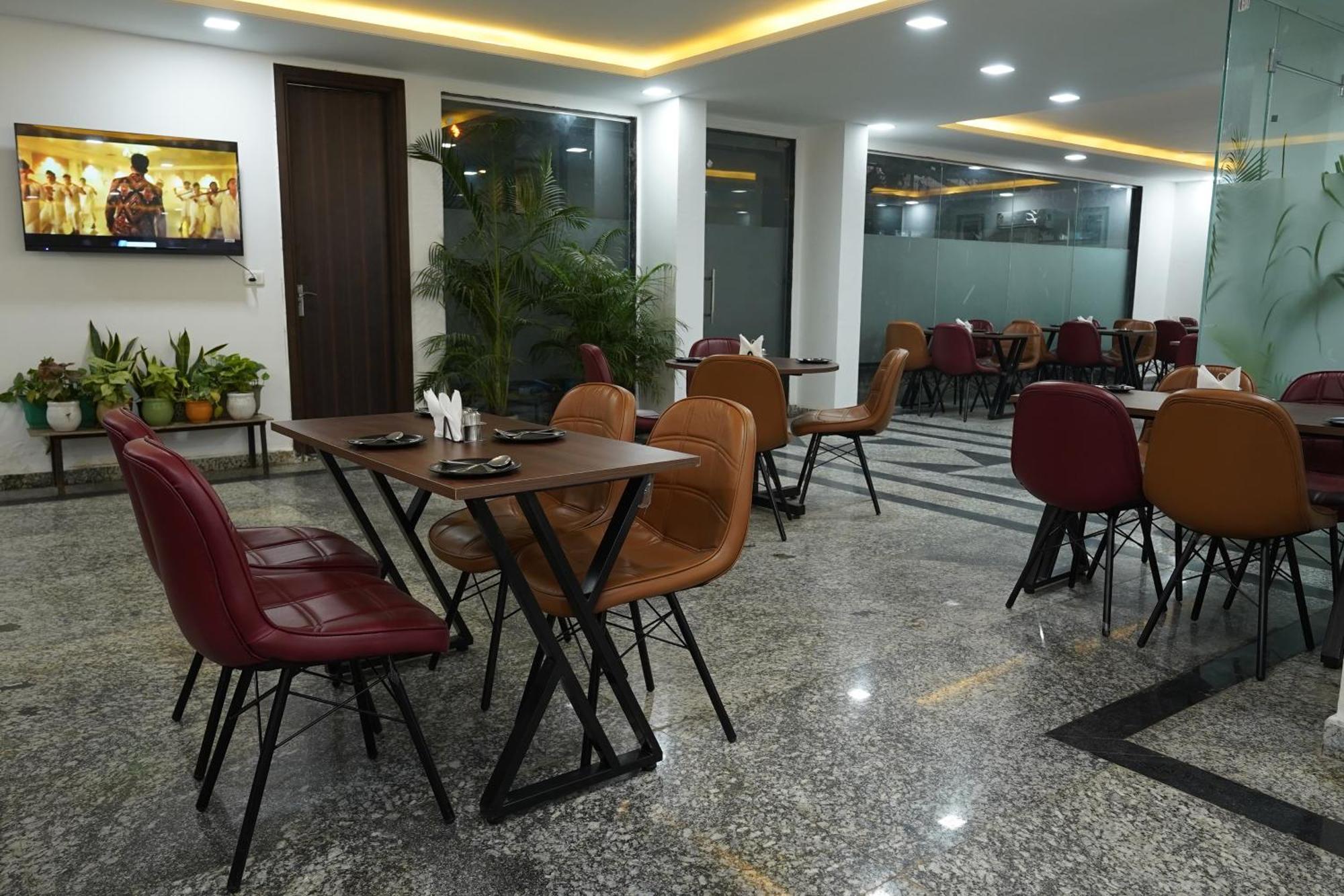 Posh Garden Inn Artemis Hospital Road Gurgaon Exterior photo